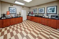 Hampton Inn Batesville - Завтрак