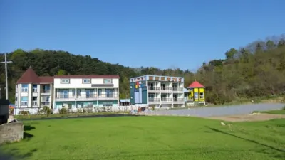 Uljin Pension Jump 1 Hotels near Seongnyugul Cave