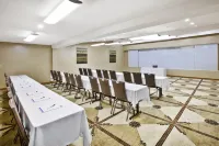 Holiday Inn Express Detroit-Warren (GM Tech Ctr) Các khách sạn ở Warren