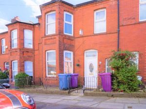 Charming 4-Bed Pet Friendly House in Liverpool