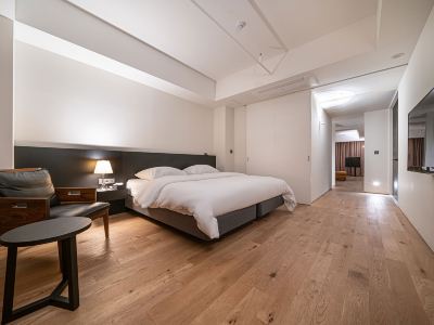 Hotel 498