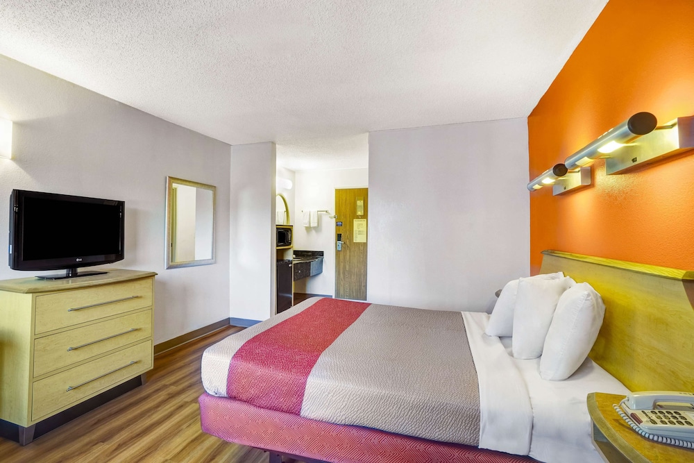 Motel 6 La Vale, MD - Cumberland