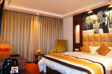 Hotel Royal Savoy Kashmir Отели рядом с достопримечательностью «Шалимар Ба Магал Гарден»