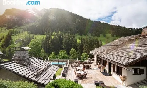 Les Chalets de la Serraz