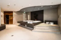 Ramada by Wyndham Dresden - Hot Tub