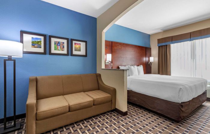 Comfort Suites