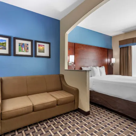 Comfort Suites