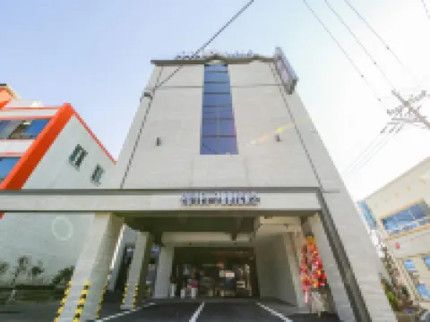 Seven Bricks Hotel 光陽市のホテル
