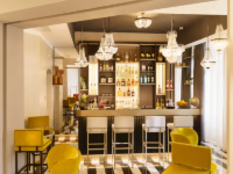 โรงแรมครอสส์ โรงแรมในโรม