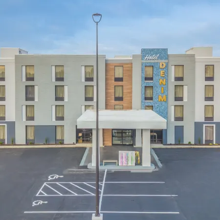 Hotel Denim Отели рядом с достопримечательностью «Гринсборо Колизей»