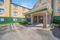 HomeTowne Studios St. Louis - Airport/ N Lindbergh Hotels in Hazelwood