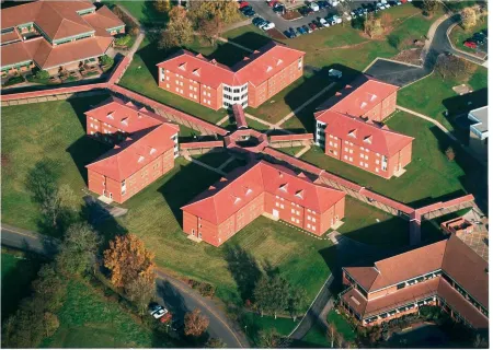 Yarnfield Park Training and Conference Centre Отели рядом с достопримечательностью «Come Into Play»