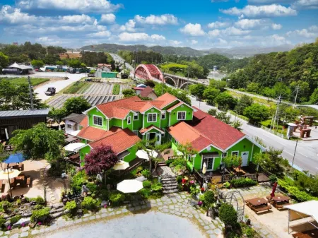 Cheolwon Marronier Pension Отели в г. Чхорвон