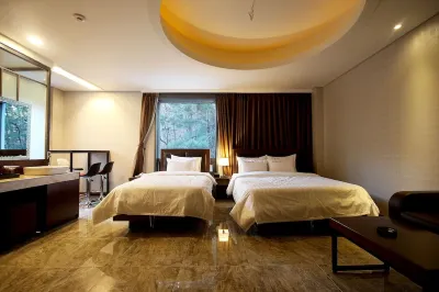 Uljin Neulbom Boutique Hotels near Seongnyugul Cave