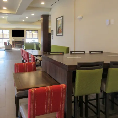 Comfort Suites