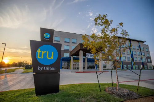 Tru by Hilton Allen Dallas - breakfast