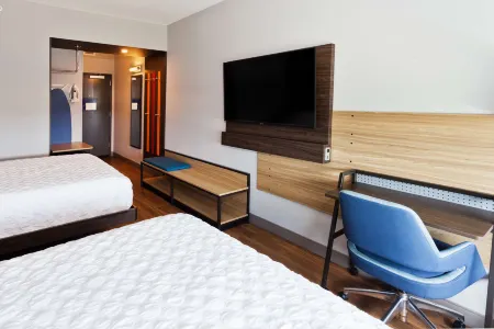 Tru by Hilton Prattville Отели в г. Отога