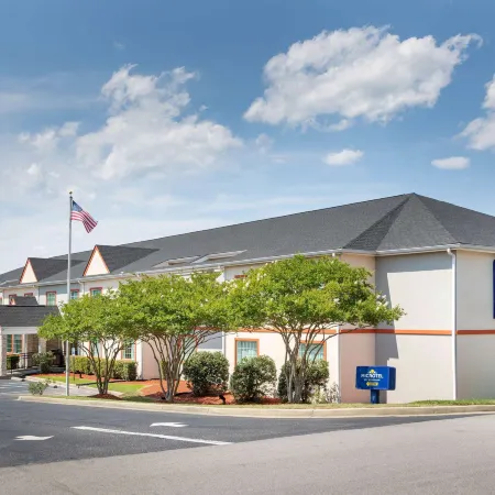 Microtel Inn & Suites by Wyndham Columbia/Fort Jackson N