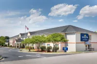 Microtel Inn & Suites by Wyndham Columbia/Fort Jackson N Hotels in Dentsville