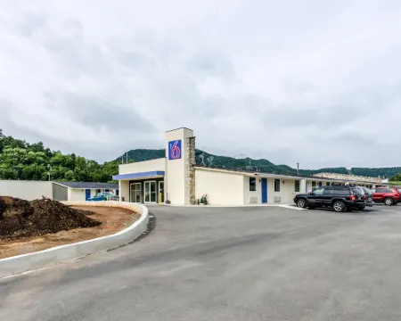 Motel 6 Troutville, VA Hotels in Botetourt County
