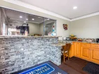 Rodeway Inn & Suites Hotels in Bellflower