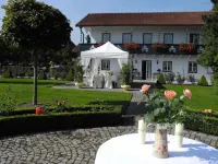 Gut Altholz Landhotel Und Restaurant Hutter Các khách sạn ở Deggendorf