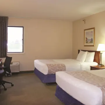 La Quinta Inn by Wyndham Omaha Southwest Hotels near Fun Plex