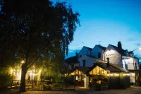 The Globe Hotels in Warwick