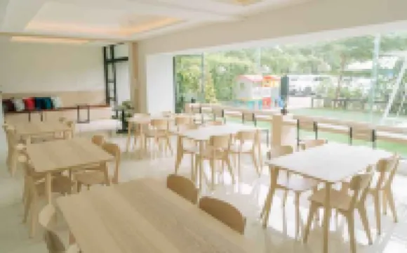 โรงแรมเดอะ เซเนอรี