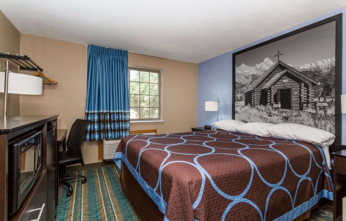 Super 8 by Wyndham Douglas, WY