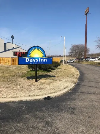Days Inn & Suites by Wyndham Caseyville