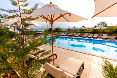 Blue Waves Resort Hotel di 