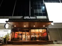 Little Lanna Guesthouse Hotels near Wat Santitham