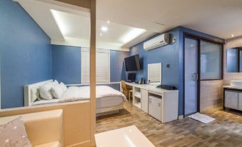 Cloud 9 Hotel
