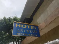 Hotel la Cueva de Limón Hotels in Puerto Limón