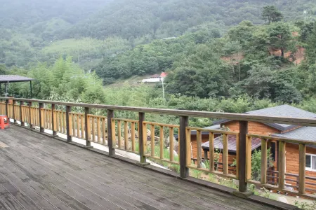 Hadong Pension Haneulbit Hwangtobang