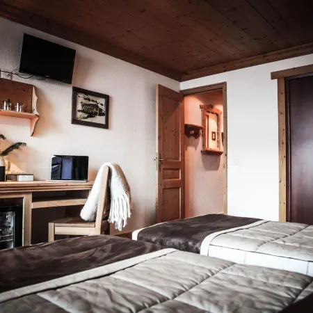 Hôtel le Refuge Отели в г. Тинь