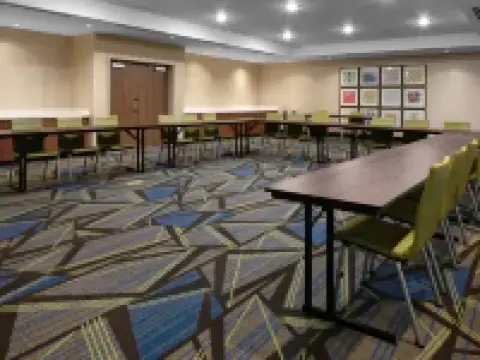 Holiday Inn Express & Suites GRIFFIN by IHG Hotels in Griffin