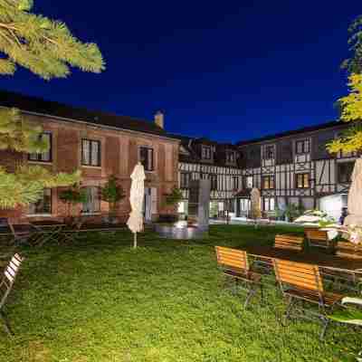 Hôtel La Licorne & Spa Hotel Exterior