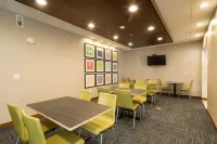 Holiday Inn Express & Suites MICHIGAN CITY by IHG - breakfast