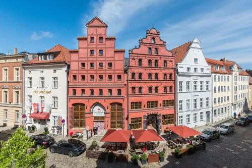 Romantik Hotel Scheelehof Stralsund Hotels in Samtens