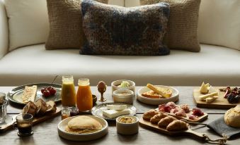 The Storyteller Boutique House - Housity