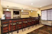 Cobblestone Hotel & Suites - Seward - С баром