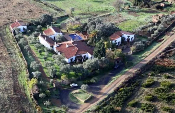 拉卡爾德拉維加酒店