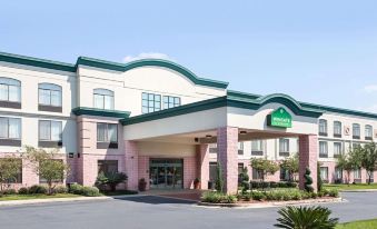 Holiday Inn Express & Suites Mobile – I-65
