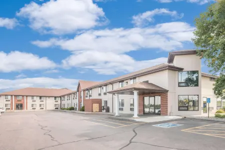 Days Inn by Wyndham Mitchell SD