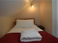 Norcroft Guest House Vegetarian B&B. - Parking