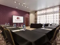 DoubleTree by Hilton Oklahoma City Airport Hotels near Athena Mall