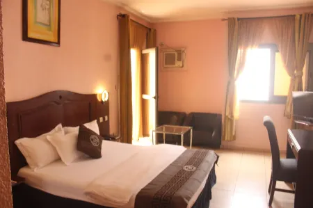 Tou'Ngou Hotel Отели в г. Яунде