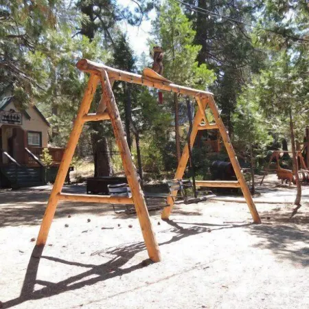 Shaver Lake Village Hotel